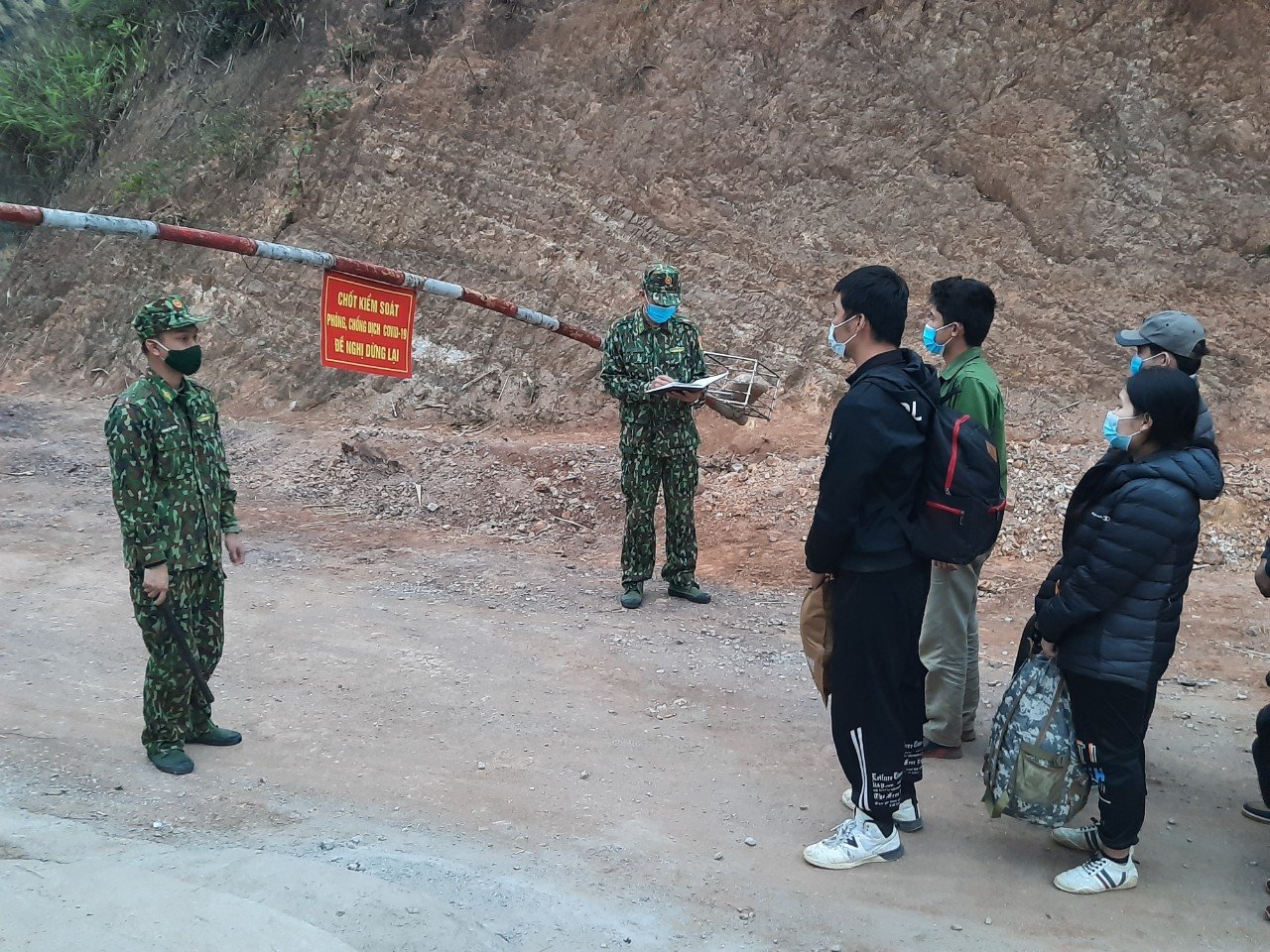 Bộ đội Biên phòng phát hiện và xử lý 168 người nhập cảnh trái phép trong ngày 30-3